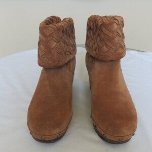 UGG 's women's Lynnea Arroyo brown suede 7